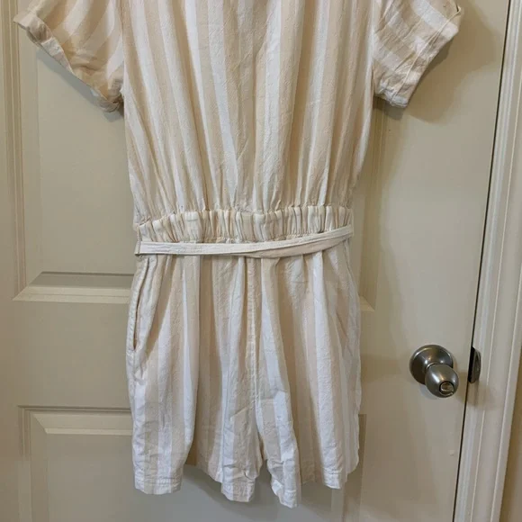 American Eagle Utility Romper - Picture 3 of 4